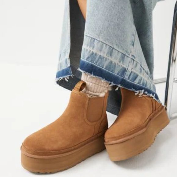UGG Women's Neumel Platform Chelsea Boot - Picture 6 of 9